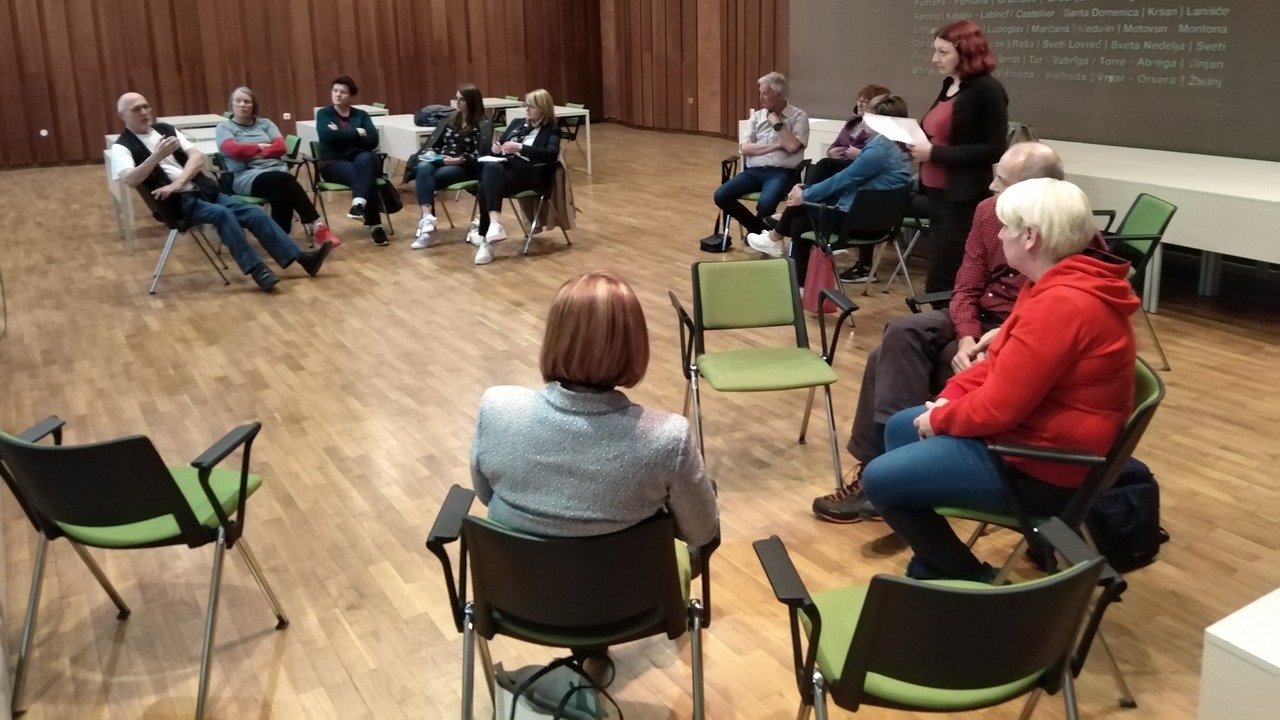 Tjedan Crvenog križa u Pazinu započeo radionicom "Volonterstvo kao resurs u skrbi za starije osobe" Tjedan Crvenog križa u Pazinu započeo radionicom "Volonterstvo kao resurs u skrbi za starije osobe"